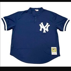 Mitchell & Ness Mens 1995 NY Yankees Don Mattingly Batting Practice Jersey